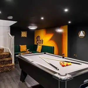 Holiday home Ultimate Glam, Vintage Pad. Cool 70s Bar., Bournemouth